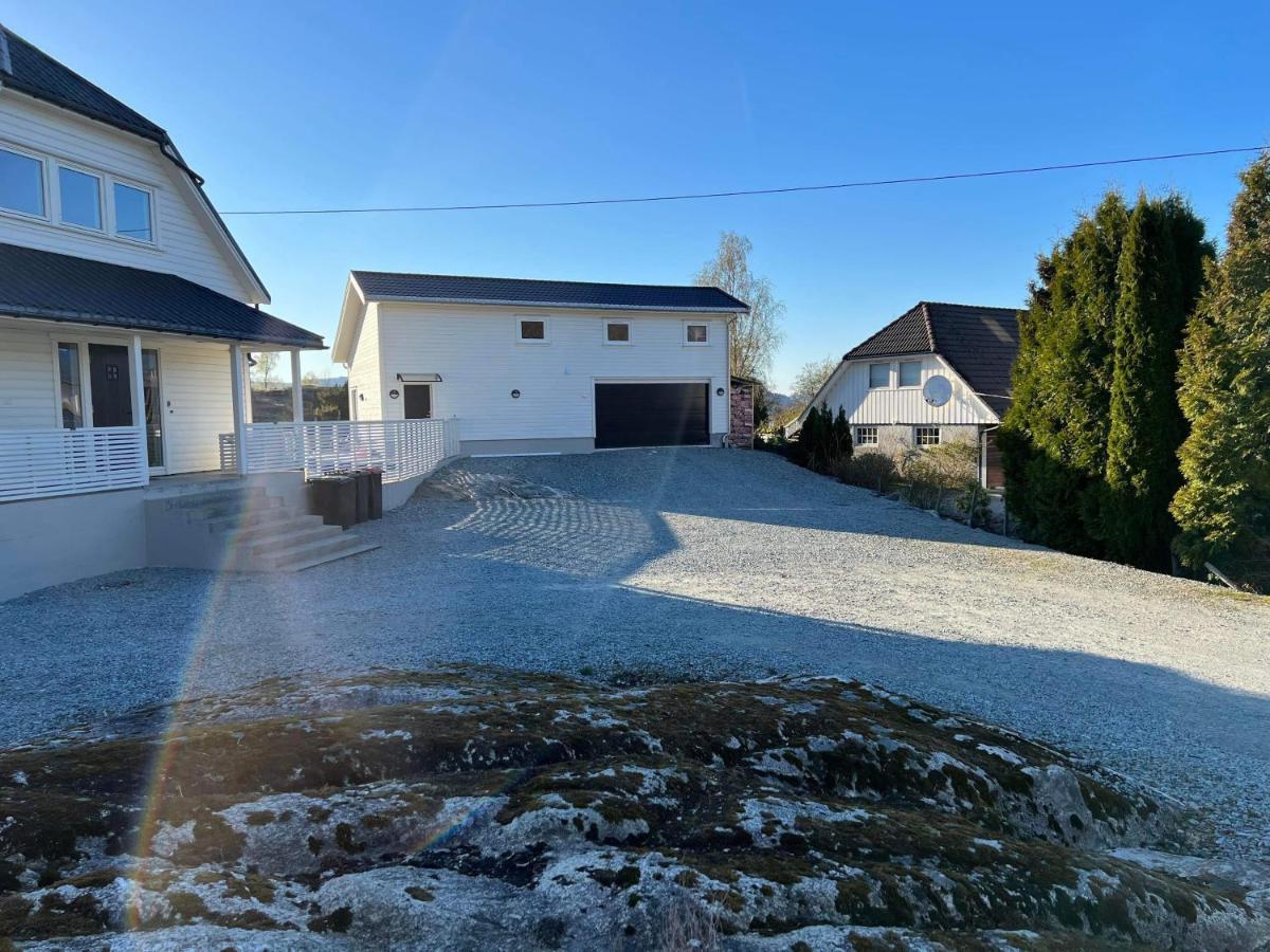 Puntsnes Apartmen Hjelmeland Exterior foto